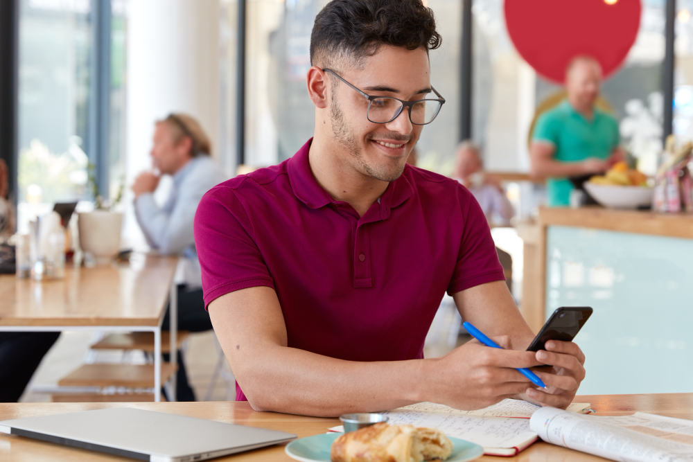 ¿Mi empresa realmente necesita una App móvil o basta con una web adaptable?
